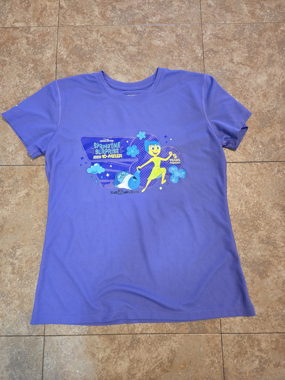 Brooks runDisney Springtime Surprise 10-Miler Shirt Inside Out Womens Size M